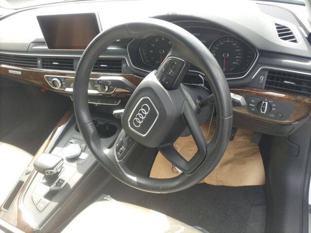 2016 Audi A4 4WD auction photo 3