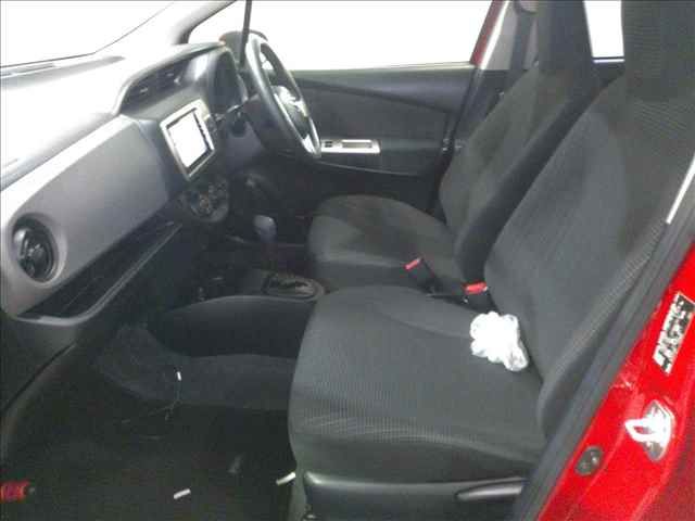 2015 Toyota Vitz 4WD auction photo 3