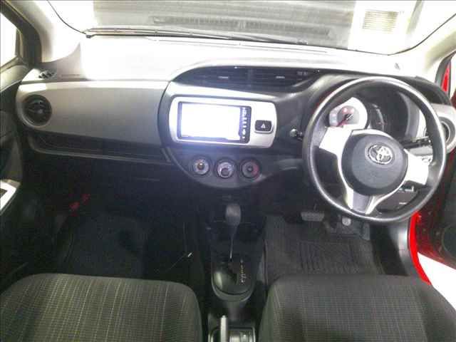 2015 Toyota Vitz 4WD auction photo 5