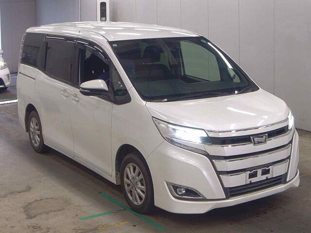 2017 Toyota Noah G Japan auction vehicle