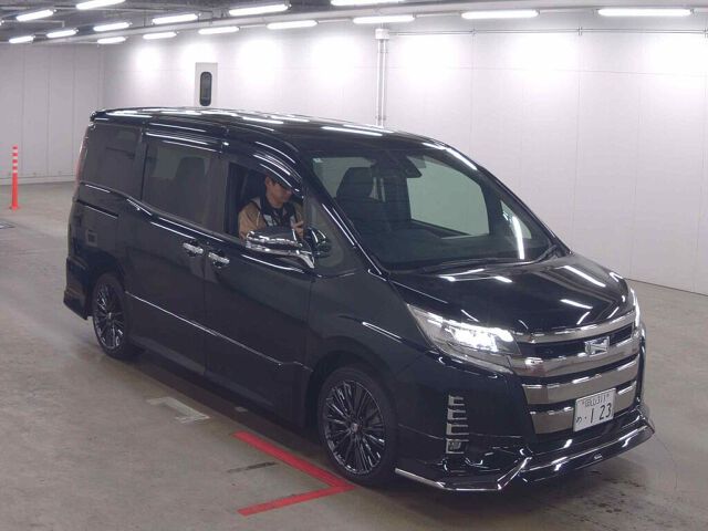 2020 Toyota Noah HV SI WXB2 Japan auction vehicle