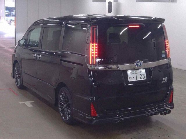 2020 Toyota Noah HV SI WXB2 auction photo 2