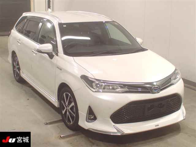 2017 Toyota Corolla Fielder ハイブリッドG WxB Japan auction vehicle
