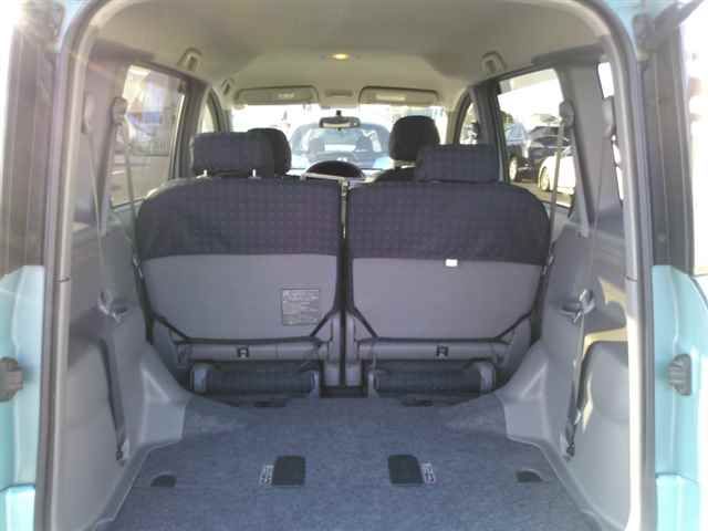 2004 Toyota Sienta G auction photo 10