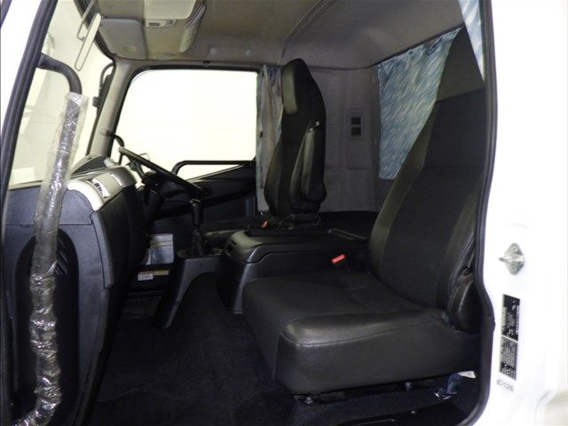2019 Mitsubishi Fuso Fighter With crane auction photo 8