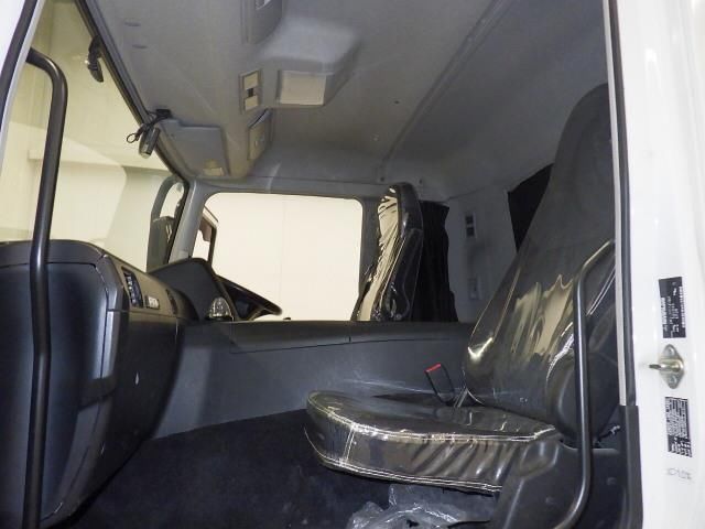 2020 Mitsubishi Fuso tractor auction photo 8