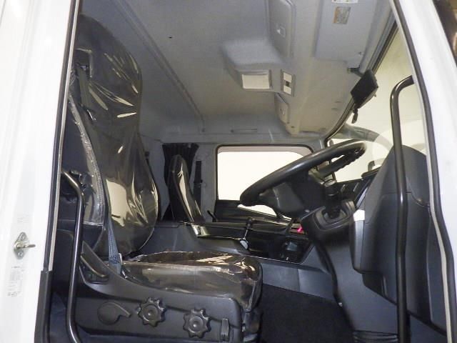 2020 Mitsubishi Fuso tractor auction photo 5