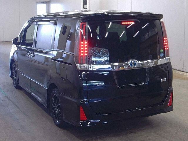 2017 Toyota Noah HV SI auction photo 2
