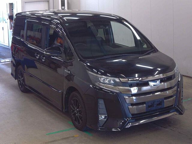 2017 Toyota Noah HV SI Japan auction vehicle