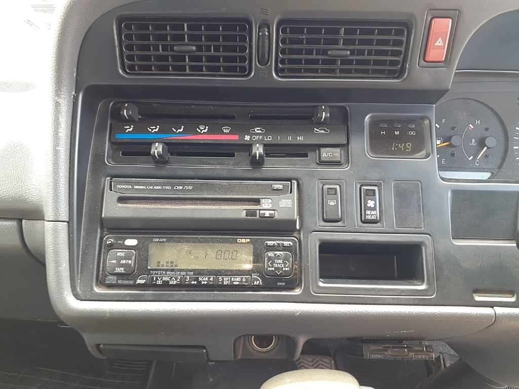 1996 Toyota Hiace スーパーGL 4WD auction photo 9