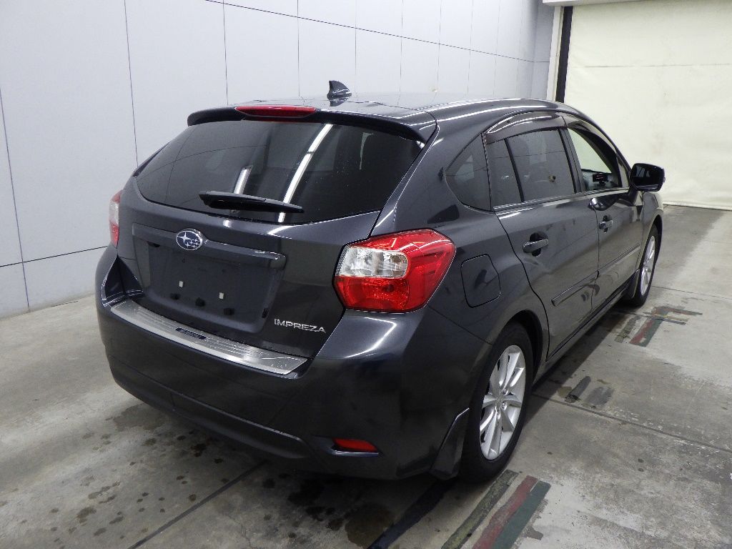 2013 Subaru インプレッサ スポーツ 2.0i auction photo 2