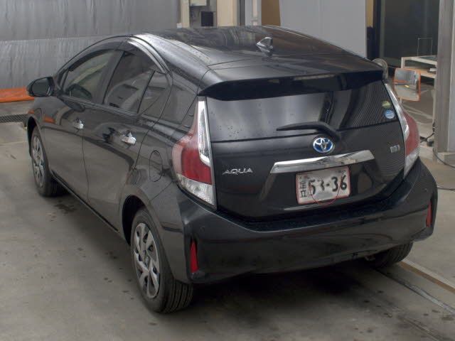 2021 Toyota Aqua Sスタイルブラック auction photo 2