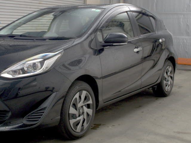 2021 Toyota Aqua Sスタイルブラック auction photo 4