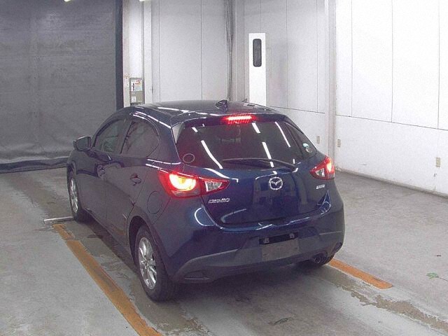 2017 Mazda Demio 13S auction photo 2