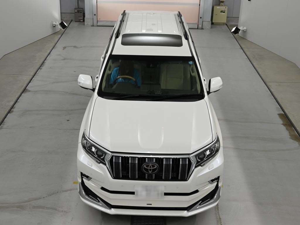 2022 Toyota Land Cruiser Prado TX L Package 4WD auction photo 7