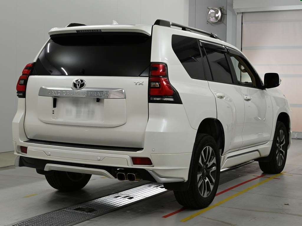 2022 Toyota Land Cruiser Prado TX L Package 4WD auction photo 2