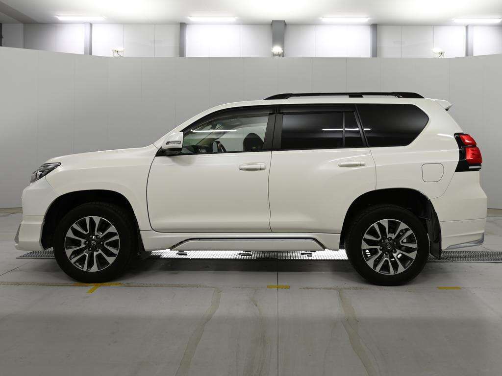 2022 Toyota Land Cruiser Prado TX L Package 4WD auction photo 4