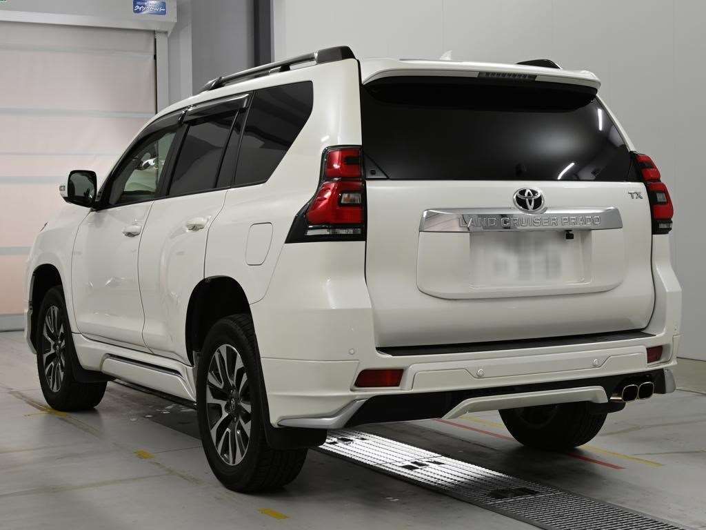 2022 Toyota Land Cruiser Prado TX L Package 4WD auction photo 6