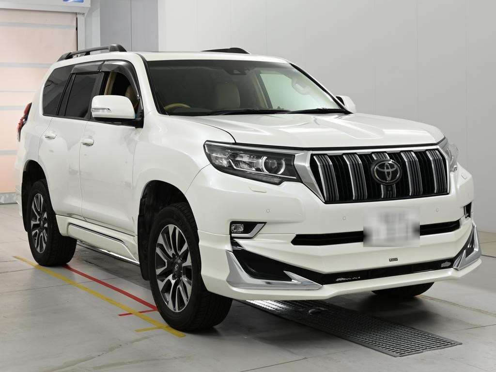 2022 Toyota Land Cruiser Prado TX L Package 4WD auction photo 5