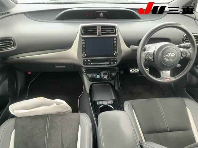 2022 Toyota Prius PHEV S GRスポーツ auction photo 8