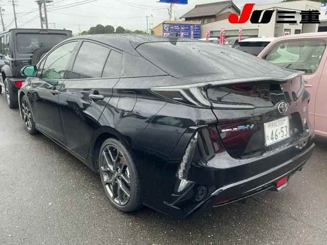 2022 Toyota Prius PHEV S GRスポーツ auction photo 2