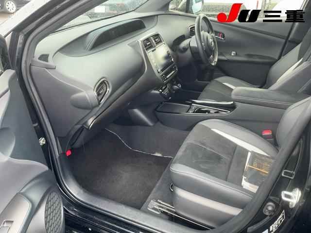 2022 Toyota Prius PHEV S GRスポーツ auction photo 3