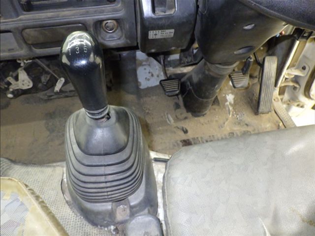2003 Isuzu Elf dump auction photo 7