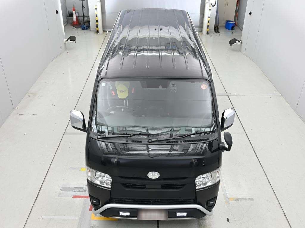 2022 Toyota Hiace Super GL Dark Ply 4WD auction photo 7