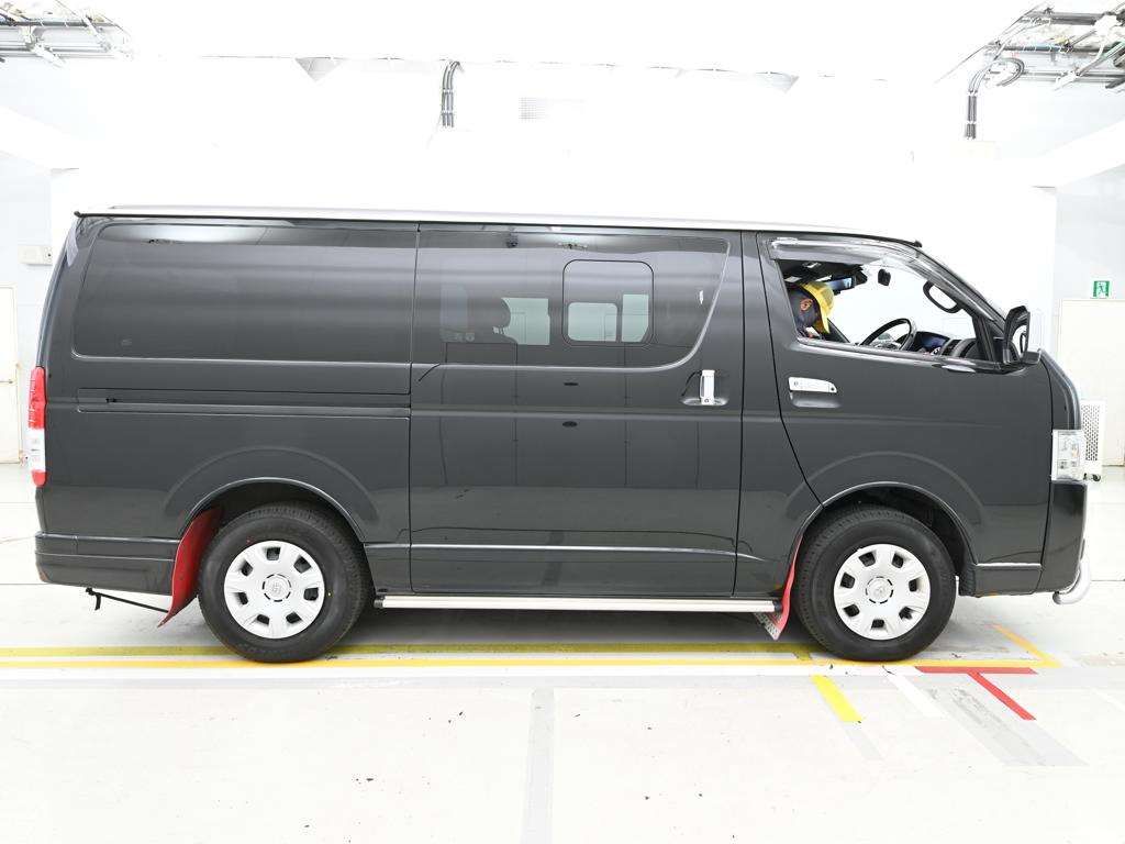 2022 Toyota Hiace Super GL Dark Ply 4WD auction photo 3
