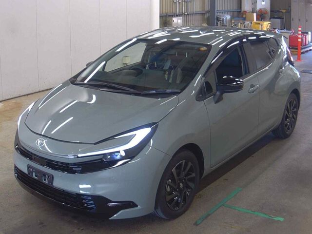 2025 Toyota Aqua Z auction photo 4