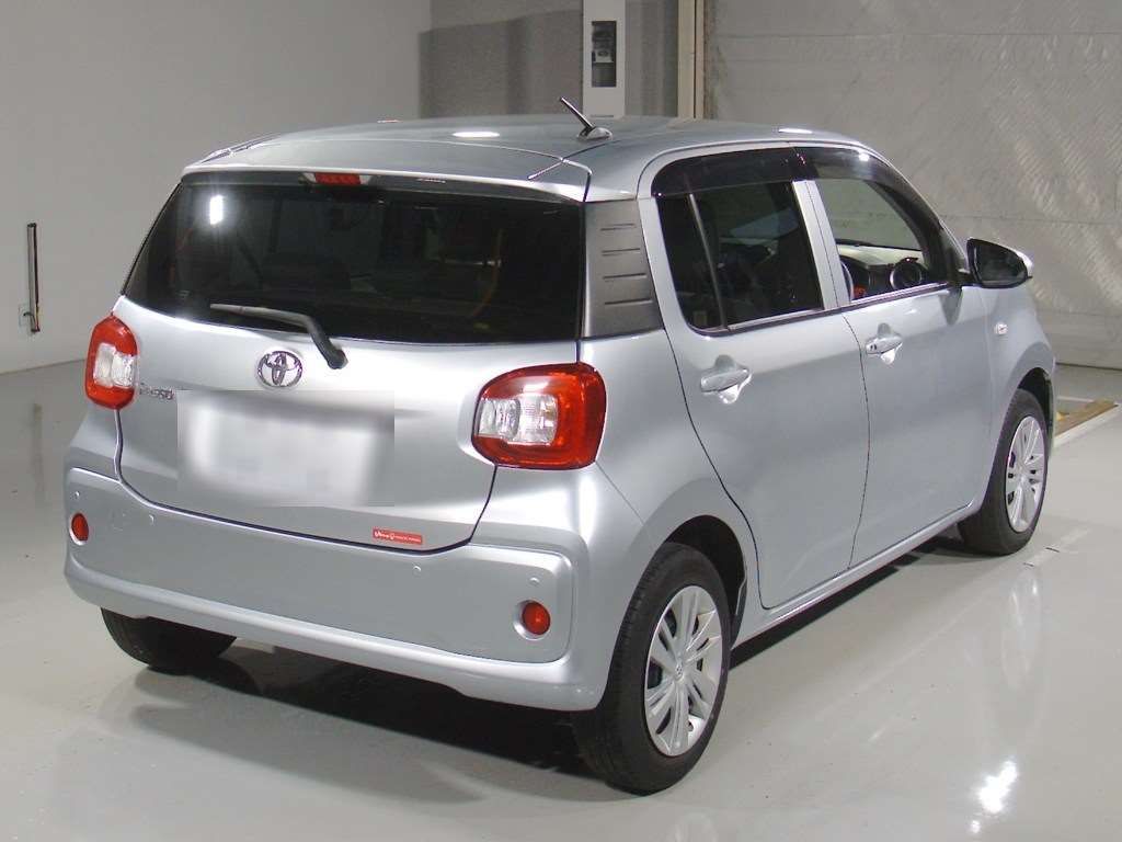 2022 Toyota Passo X Lパッケージ auction photo 2