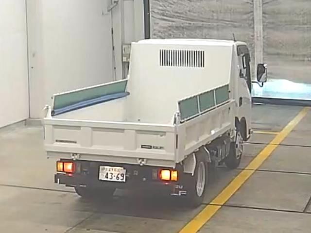 2025 Isuzu Elf dump auction photo 2