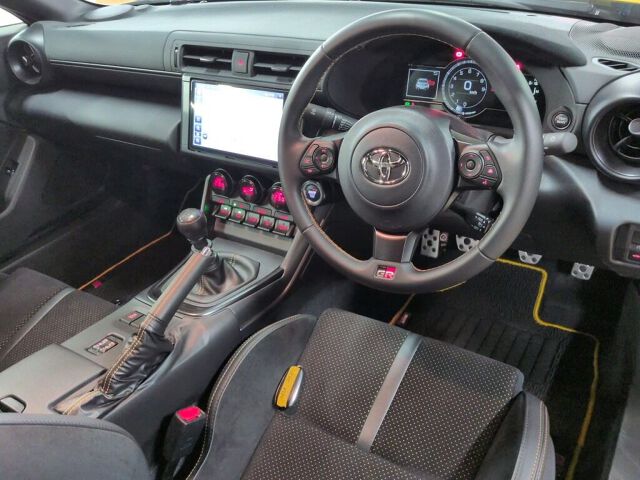 2026 Toyota GR86 RZイエローリミテッド auction photo 3