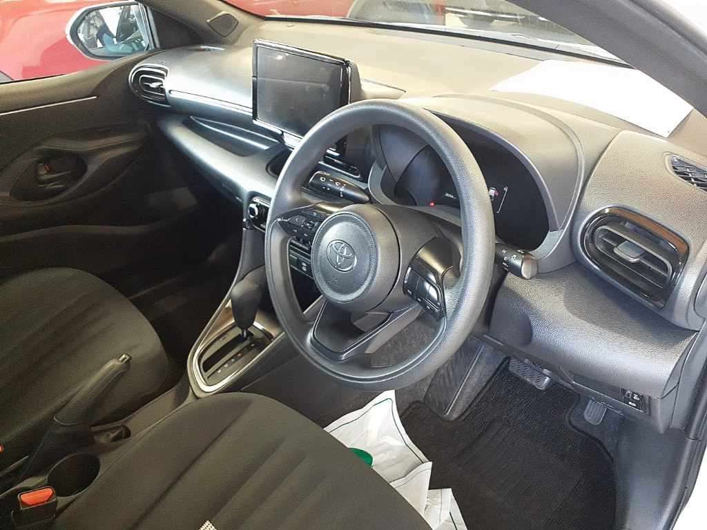 2024 Toyota Yaris G auction photo 9