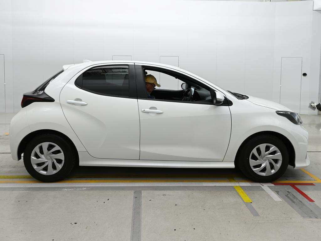 2024 Toyota Yaris G auction photo 3