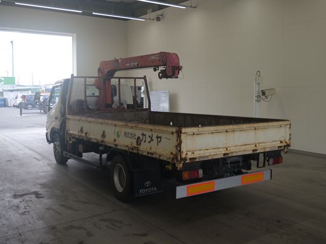 2005 Toyota Dyna Flat crane auction photo 2