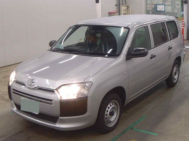 2025 Toyota Probox G 4WD auction photo 4