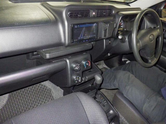 2025 Toyota Probox G 4WD auction photo 3
