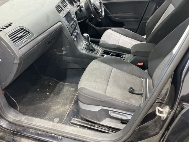 2013 Volkswagen VW ゴルフ TSI トレンドライン ブルーモーショ auction photo 9
