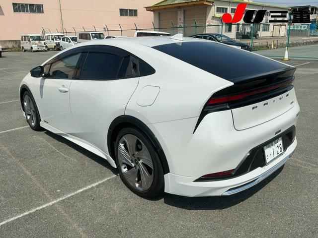 2023 Toyota Prius 4WD Z モデリスタ auction photo 2