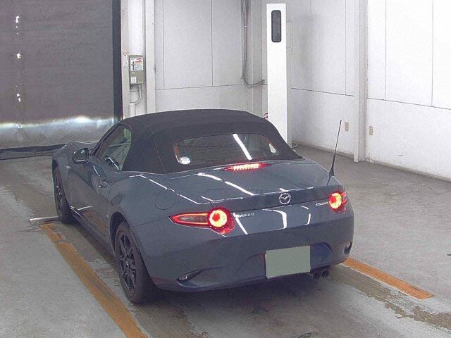 2022 Mazda Roadster S Leather Package auction photo 2
