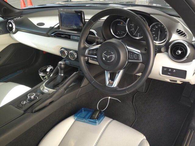 2022 Mazda Roadster S Leather Package auction photo 3