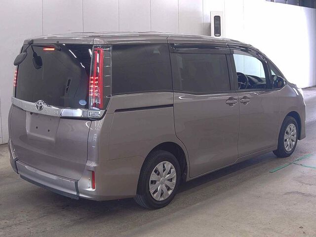 2020 Toyota Noah X Welcab auction photo 5