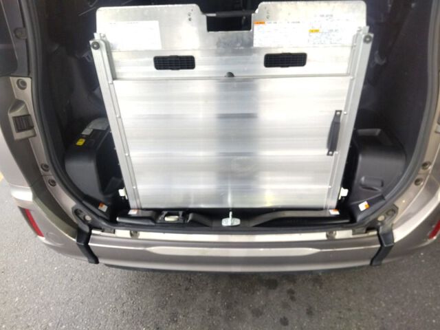 2020 Toyota Noah X Welcab auction photo 6