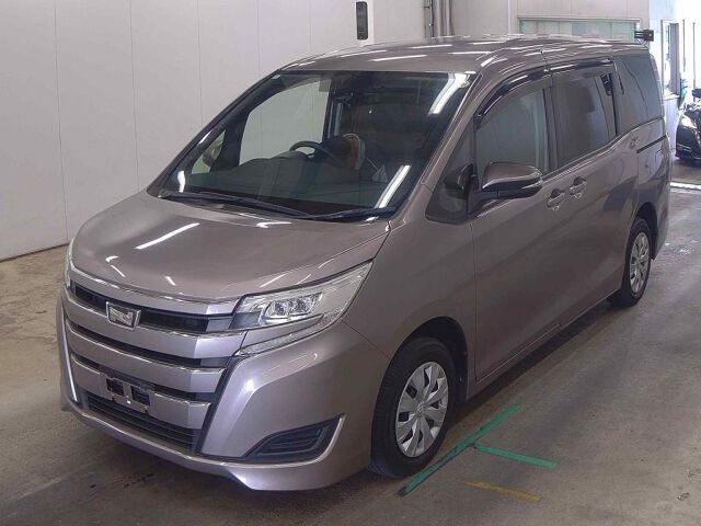 2020 Toyota Noah X Welcab auction photo 4