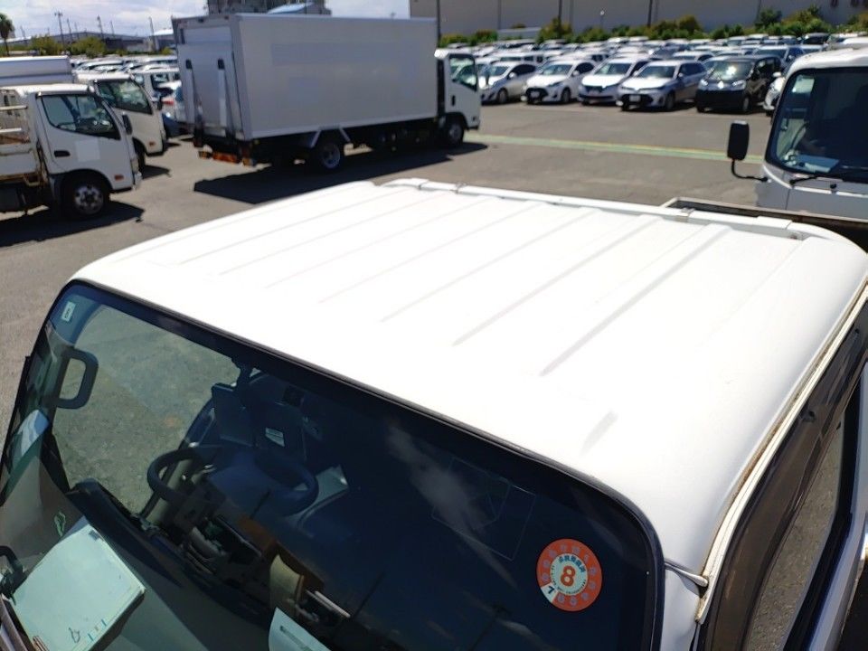 2016 Isuzu Elf auction photo 7