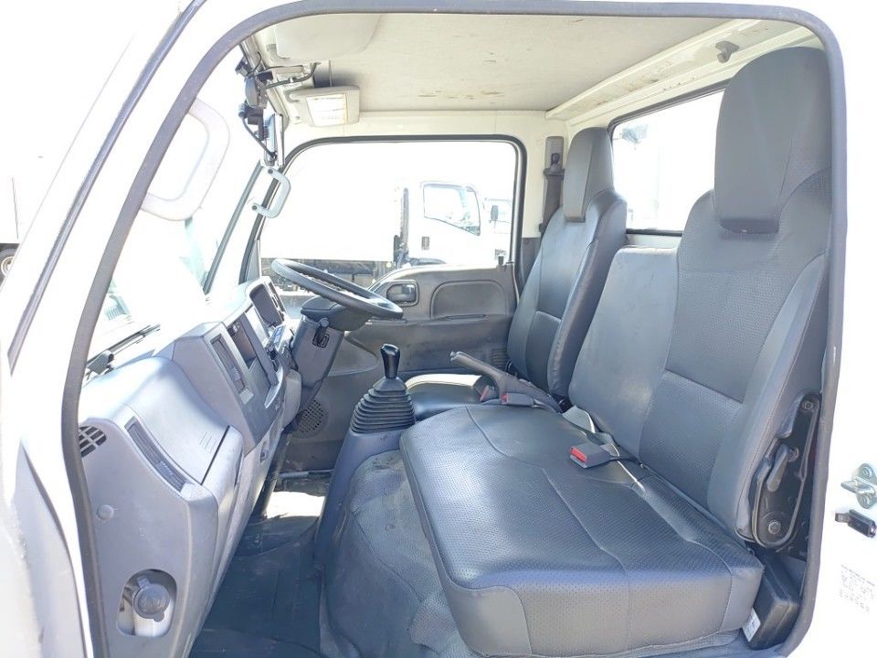 2016 Isuzu Elf auction photo 16