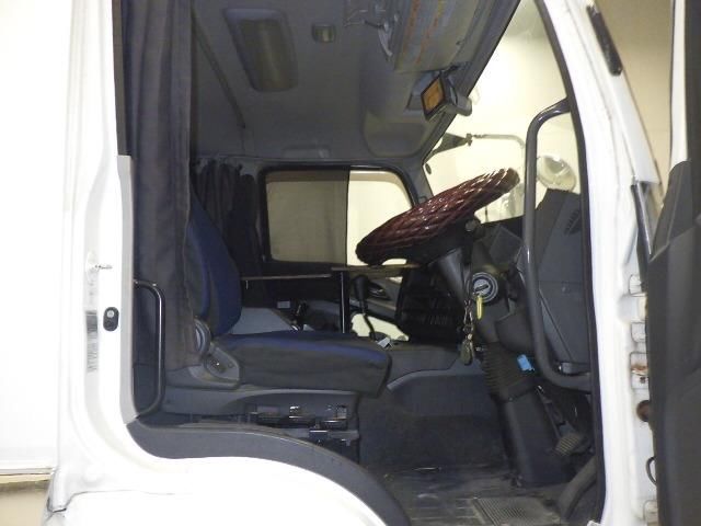 2016 Isuzu ウィング auction photo 6