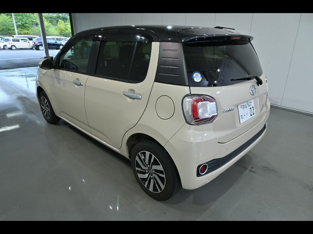 2018 Toyota Passo モーダGパッケージ auction photo 5