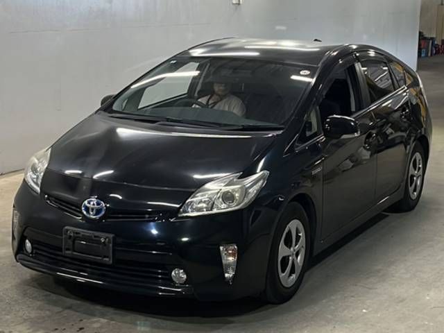 Japan Auction Vehicles 7 2014 Toyota Prius S auction photo